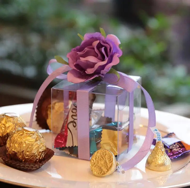 600pcs PVC Favour Boxes Wedding Birthday Party Candy Macaron Cake Engage Flower Ribbon Square Gift Box festive supplies SN1831