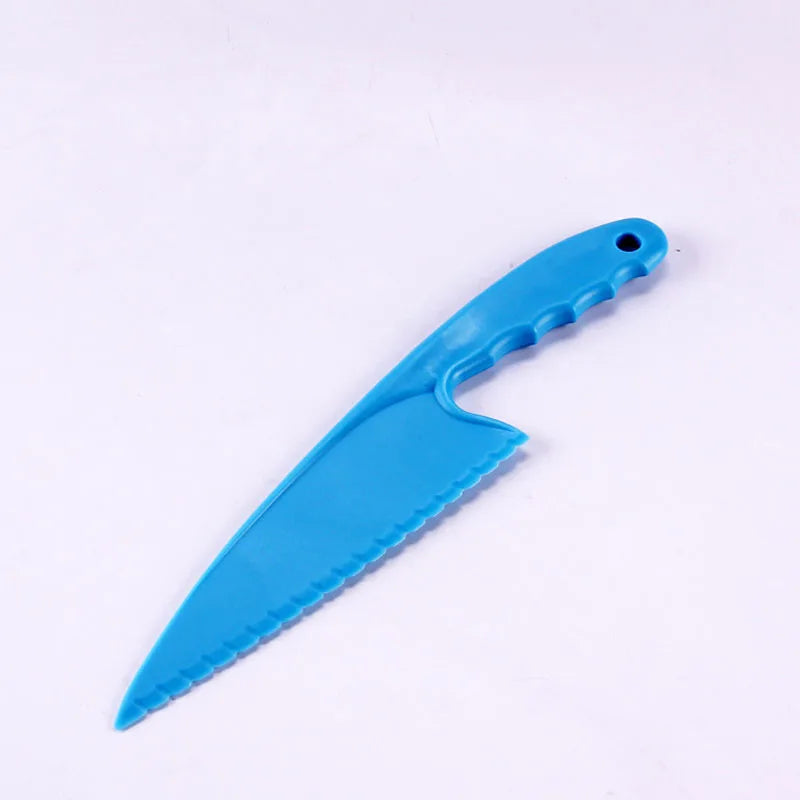 300pcs/lot Pizza Cake Bread Plastic Cutter Cake Knife Food Grade PP Serrated Blade For Cut Sushi Baking Kitchen Supplies ZA5179