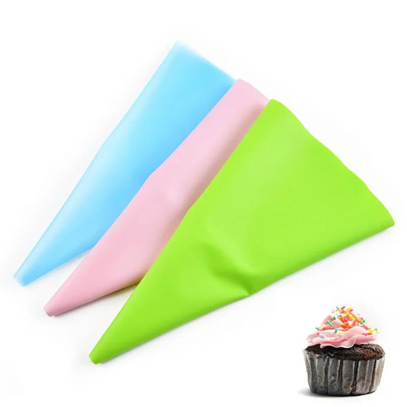 4pcs Silicone Piping Bags with Nozzles – Reusable Icing Bags for Cake Decorating & Pastry Cream