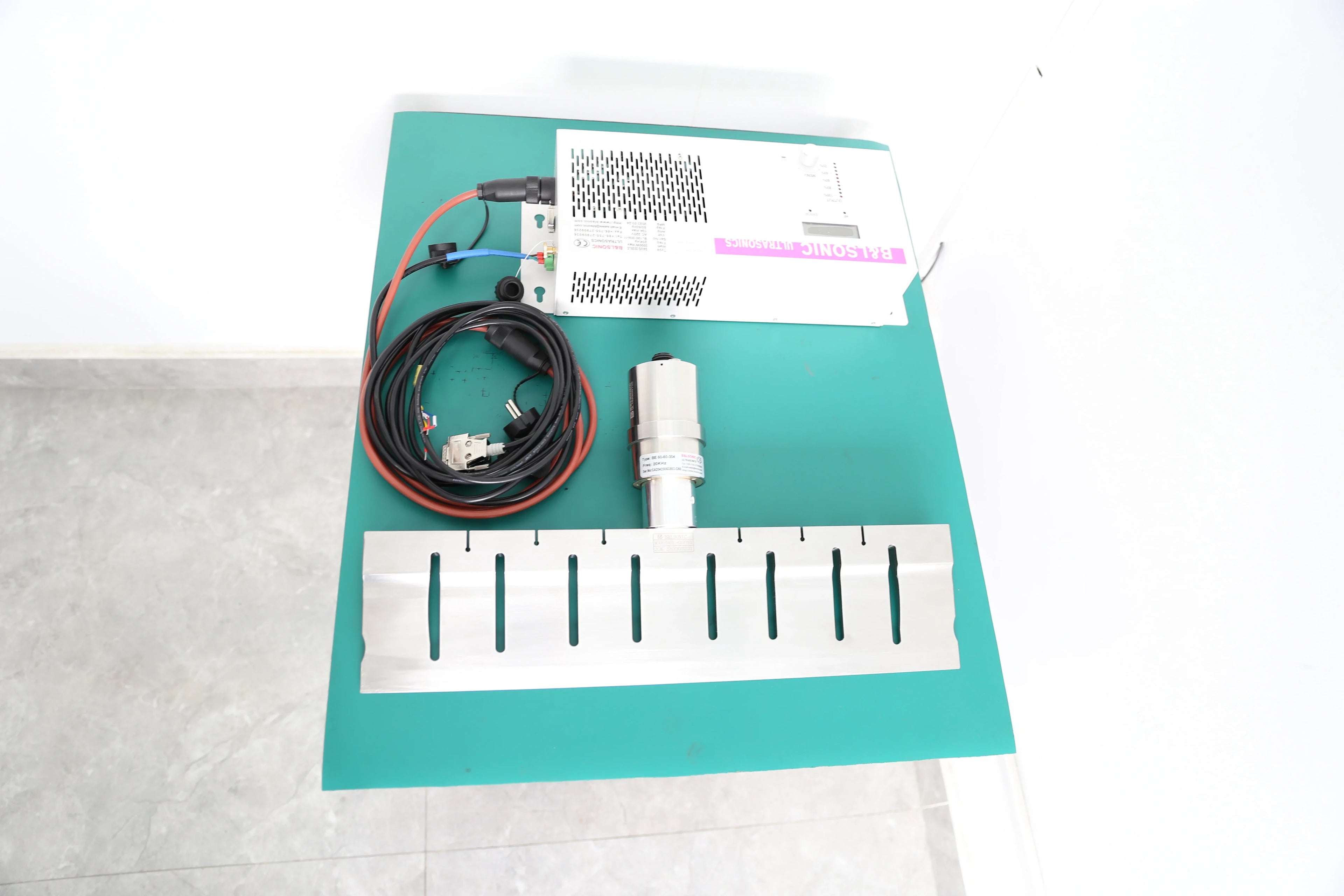 Factory Supply Knife Cheese Cake Cutting Machine Bread Cake Slicer Ultrasonic slicing blade