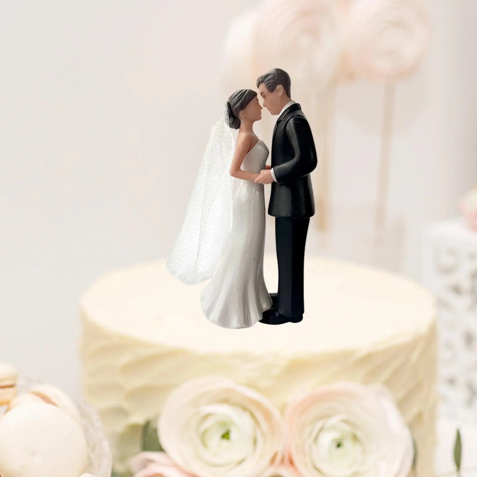 Wedding Cake Topper Accessory DIY Micro Landscape Modern Keepsake Simulated Bride Groom Figurine Decoration for Bridal Showers