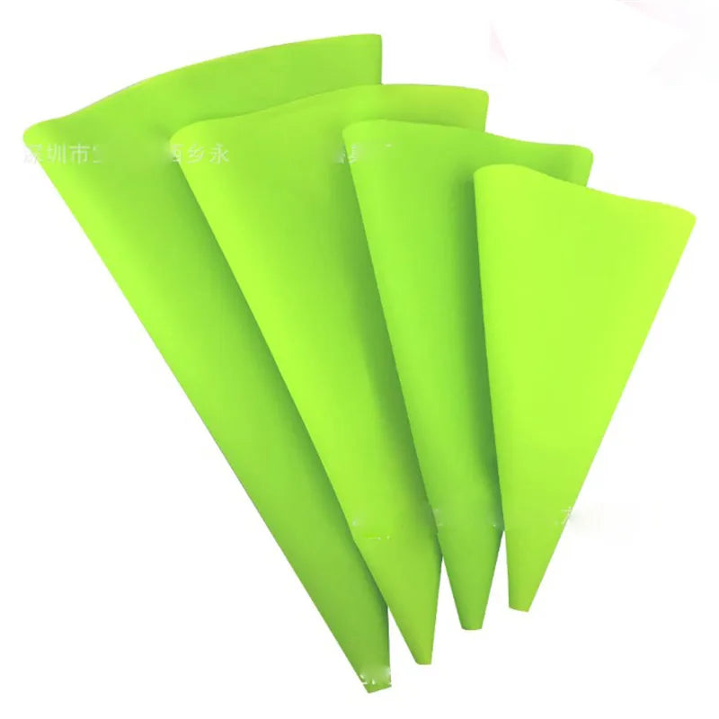 4pcs Silicone Piping Bags with Nozzles – Reusable Icing Bags for Cake Decorating & Pastry Cream