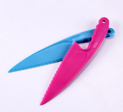 300pcs/lot Pizza Cake Bread Plastic Cutter Cake Knife Food Grade PP Serrated Blade For Cut Sushi Baking Kitchen Supplies  SN89
