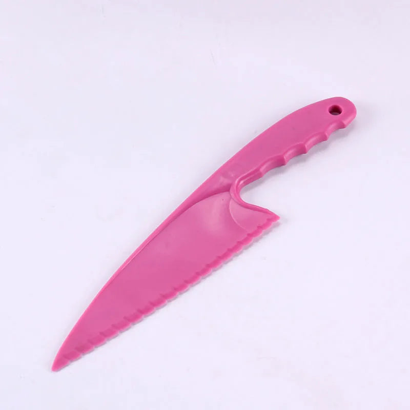 300pcs/lot Pizza Cake Bread Plastic Cutter Cake Knife Food Grade PP Serrated Blade For Cut Sushi Baking Kitchen Supplies ZA5179