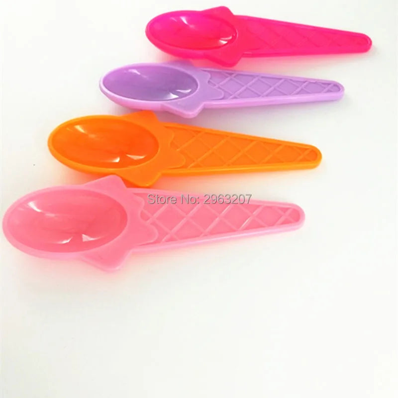 500pcs Ice Cream Spoon Plastic Dessert Yogurt Cake Spoon Summer Children Kids Birthday Party Supplies Only Spoon