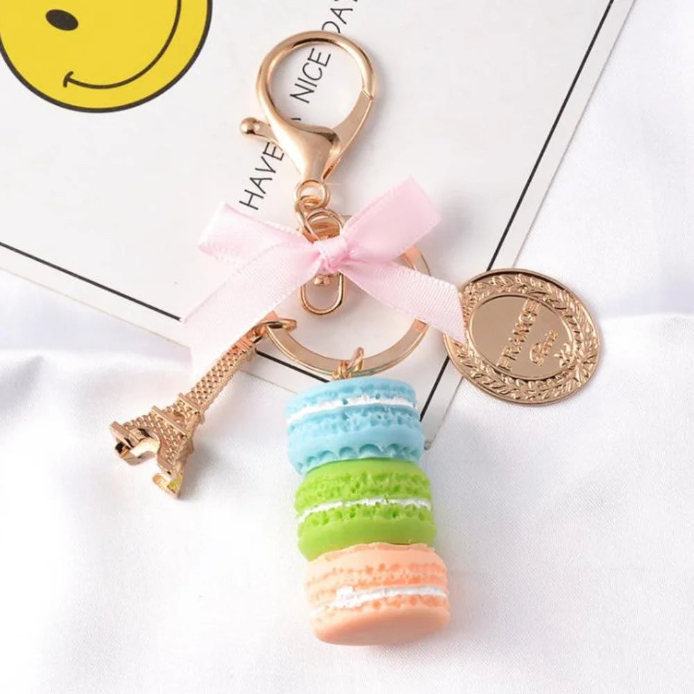 200pcs Resin Macaron Cake Keychain Metal Eiffel Tower Bag Charm Keyring Wedding Supplies Keychain Favors